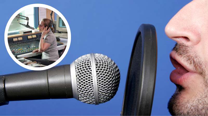 Imagem de um locutor falando ao microfone, dentro da proposta do artigo que é como ganhar dinheiro como locutor.