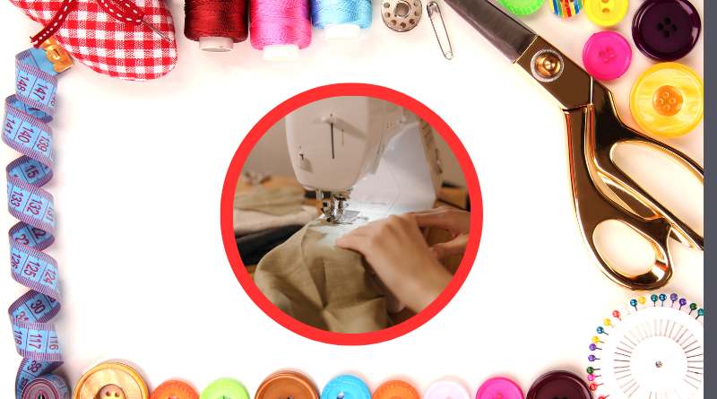 Imagem de um ateliê de costura e em destaque uma pessoa em uma máquina de costura, dentro da temático do artigo ganhar dinheiro com conserto de roupas.